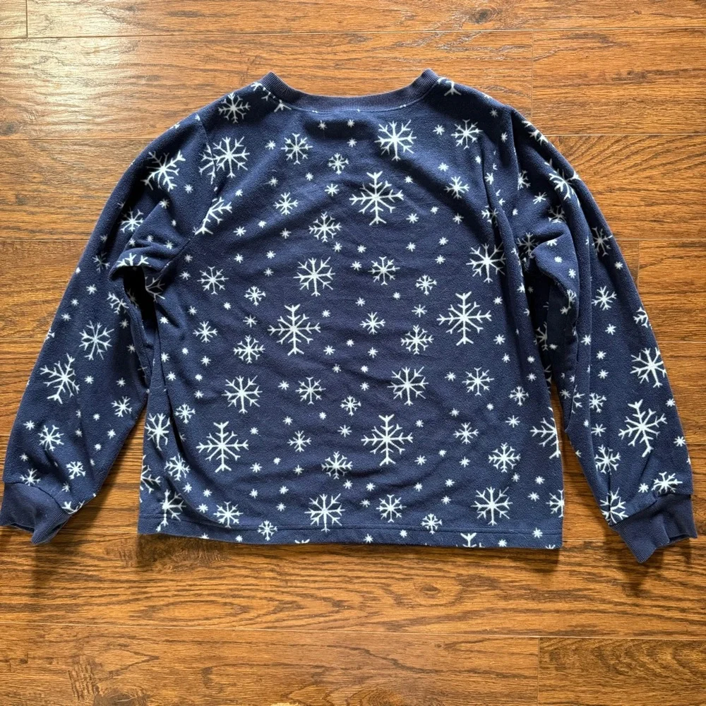 Old Navy Pajama Set in Navy with Snowflakes Size Medium - Picture 5 of 11